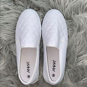 Slick Ligh Weight Comfort Slip On Quilted Sneakers